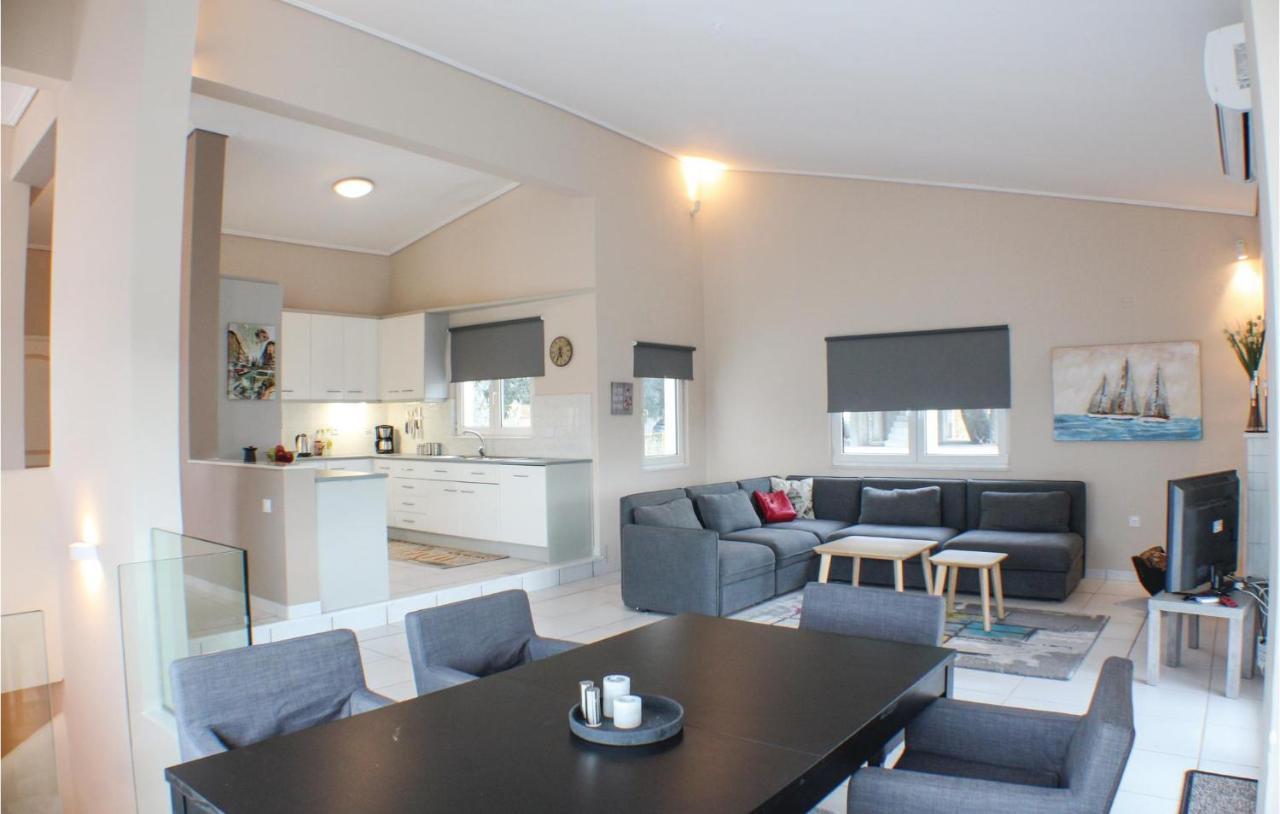 Amazing Home In Chalkida With Wifi Екстер'єр фото