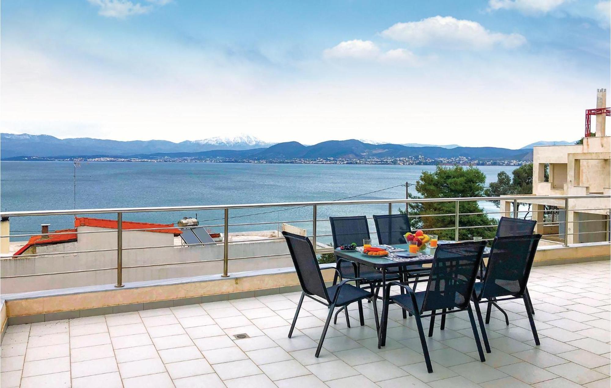 Amazing Home In Chalkida With Wifi Екстер'єр фото